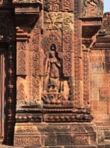 Banteay Srei...kadınlara adanmış olan tapınak